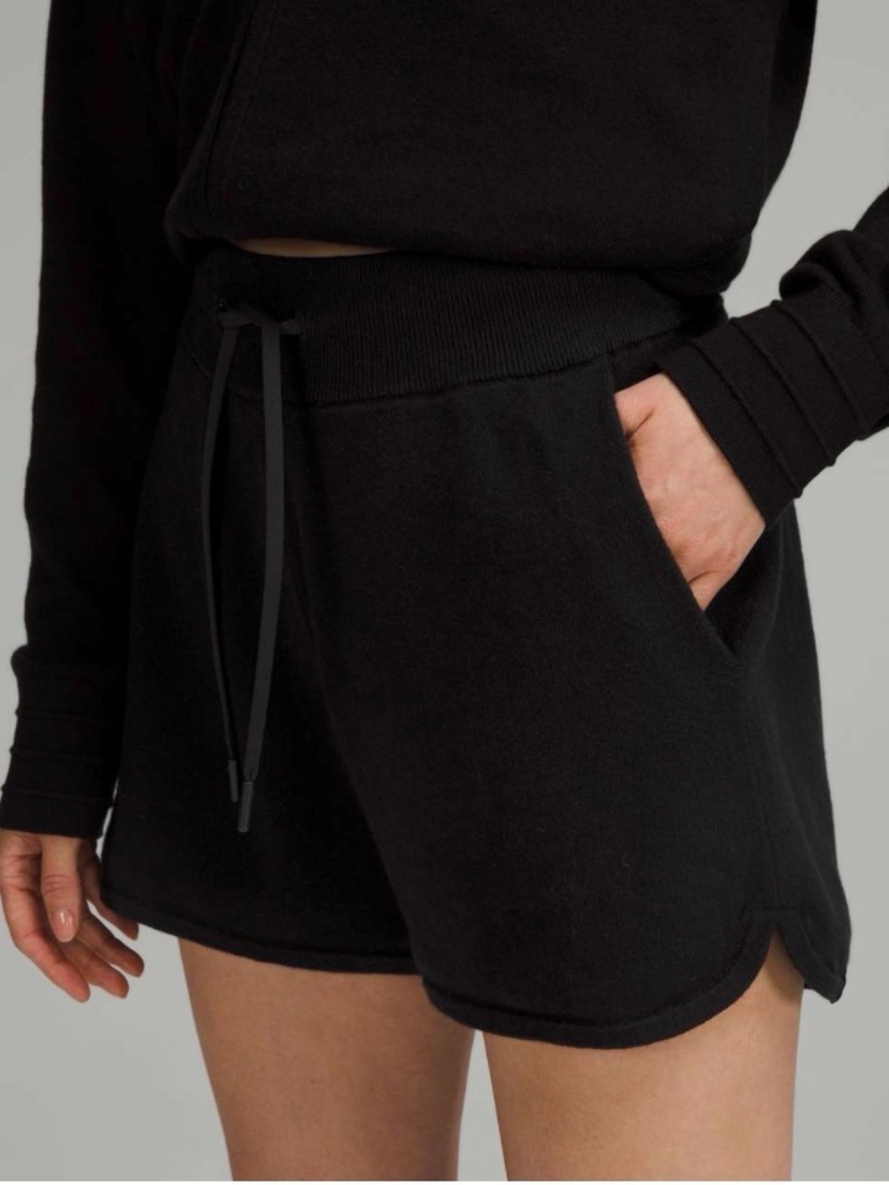 Lululemon Cotton-Cashmere Knit High-Rise Short - Black - Size 4